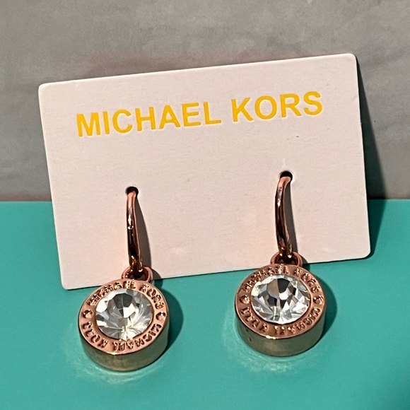 💥NWT💥Michael Kors Rose Gold Drop & Crystal Earrings! 😍 - Picture 2 of 4